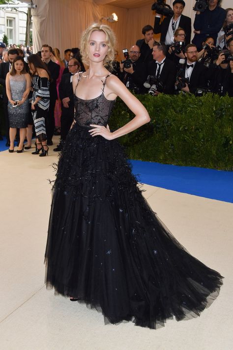 Daria Strokous, Red Carpet 2017, Dior Gown, Met Gala Dresses, Cutout Gown, Met Gala Red Carpet, Best Red Carpet Looks, Art Costume, Red Carpet Look