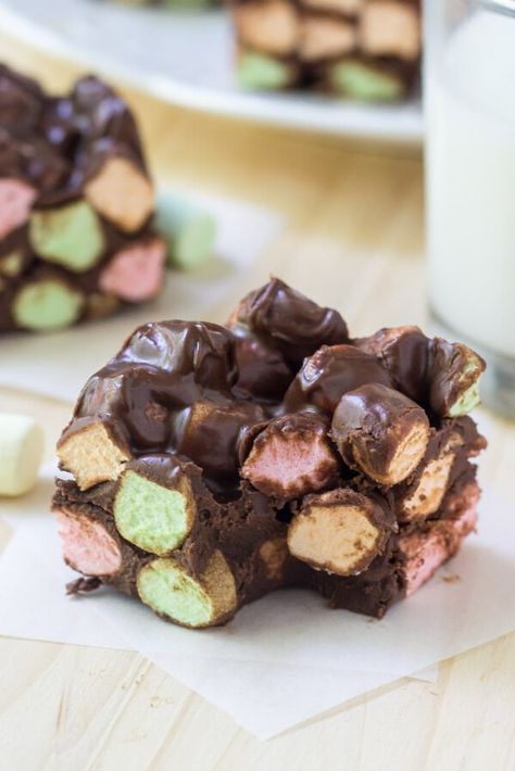 Chocolate confetti squares are a super easy, retro dessert with only 4 ingredients. They're soft and chewy with a delicious hint of peanut butter and sweet, fluffy marshmallow texture. Chocolate Marshmallow Bars, Confetti Squares, Peanut Butter Marshmallow Squares, Fluffy Marshmallows, Marshmallow Bars, Retro Desserts, Peanut Butter Marshmallow, Chocolate Marshmallow, Square Recipes