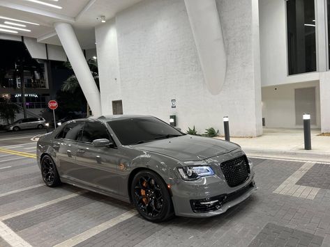 Chrysler 300 Aesthetic, Blacked Out Chrysler 300, Chrysler 300 Interior, Chrysler 300 Srt, Silver Jeep, Chrysler 300 Custom, Chrysler Valiant Charger, Black And White Wallpaper Iphone, Chrysler 300 Srt8