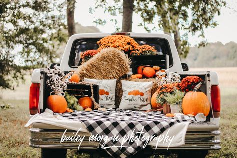 Truck Bed Fall Pictures, Fall Truck Bed Photoshoot, Red Truck Fall Pictures, Truck Bed Fall Photoshoot, Truck Fall Photoshoot, Fall Truck Mini Session, Old Truck Fall Photoshoot, Fall Truck Photoshoot, Fall Photoshoot Setup Ideas