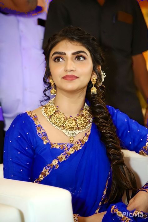 Sri Leela, Shree Leela, Allu Arjun Hairstyle New, Sree Leela, Hair Style On Saree, Allu Arjun Hairstyle, Traditional Women, Editing Photos, Beauty Portrait