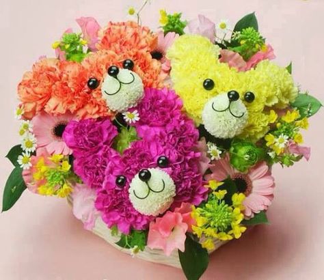 Cute Unique Flower Bouquet, Animal Flower Arrangements, Flower Animals, Flower Toy, Unique Flower Arrangements, Flower Sculptures, Bear Face, Unique Flower, Floral Craft