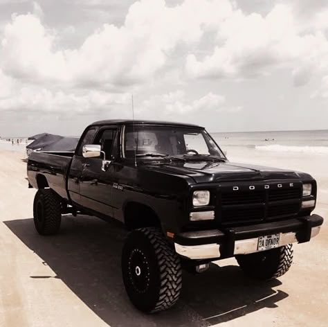 Truck Lifted, 1st Gen Cummins, Dodge Diesel Trucks, Dodge Pickup Trucks, Truck Quotes, Old Dodge Trucks, Trucks Chevy, Dodge Diesel, Cummins Trucks