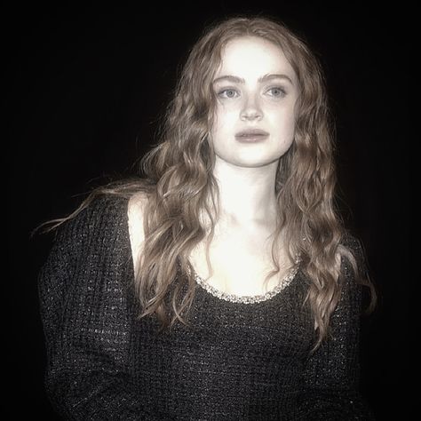 Fotos Da Sadie Sink, Saide Sink, Finn Stranger Things, Black Clothes, Stranger Things Art, Cast Stranger Things, Jenner Style, Aesthetic Editing Apps, Sadie Sink