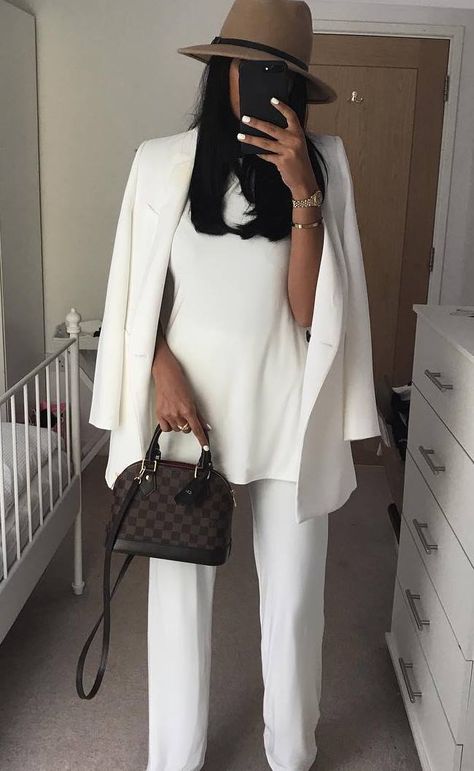 elegant outfit idea with a brown hat : bag   top   white suit Charlotte Emily Sanders, Chic Business Attire, Emily Sanders, Fedora Outfit, Fedora Hat Outfits, Outfit Formal Mujer, Charlotte Emily, Formal Business Attire, Flirty Outfits