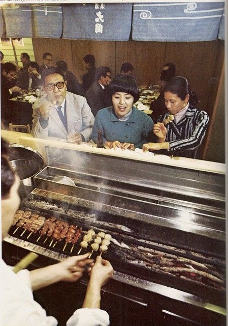 Street Food Design, Sake Bar, Japanese Bar, Japanese Street Food, Bbq Grill Design, Asian Street Food, Skewers Grill, Grill Restaurant, Bbq Restaurant