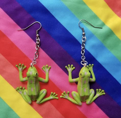 Frogcore Aesthetic Outfits, Frogcore Aesthetic, Gay Earrings, Crazy Earrings, Lesbian Earrings, Random Objects, Weird Jewelry, Cool Earrings, Mabel Pines