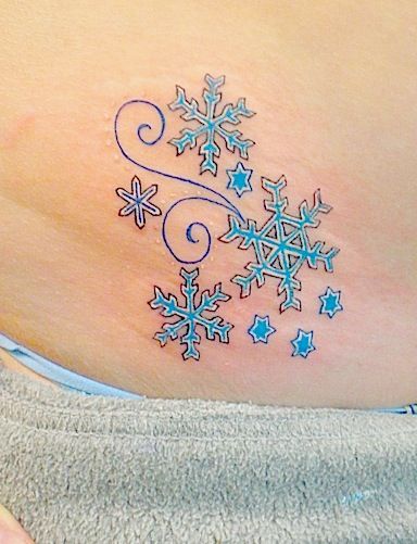 Snowflake tattoo. Definitely want my next tattoo to be a snowflake or a design with snowflakes in it. #snowflake #ink Snowflake Tattoo, Snow Flake Tattoo, 1 Tattoo, Time Tattoos, Great Tattoos, Piercing Tattoo, Love Tattoos, Tattoo You, Beautiful Tattoos