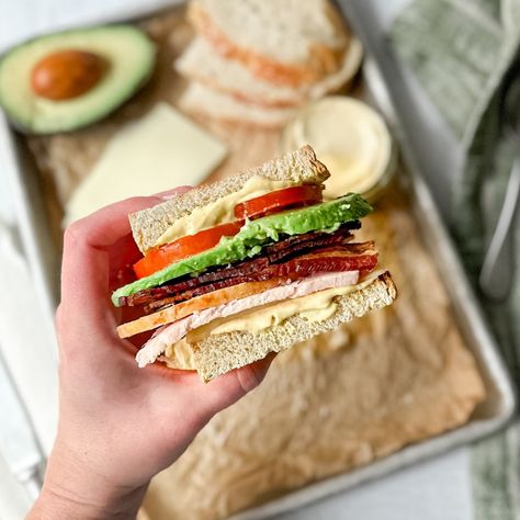 Turkey Bacon Avocado Club Sandwich with Kneaders Sauce - Plum Street Collective Avocado Club Sandwich, Best Turkey Bacon, Club Sandwich Ingredients, Turkey Bacon Avocado, Toasted Turkey, Bacon Turkey, Turkey Avocado, Free Meal Planner, Bacon Avocado