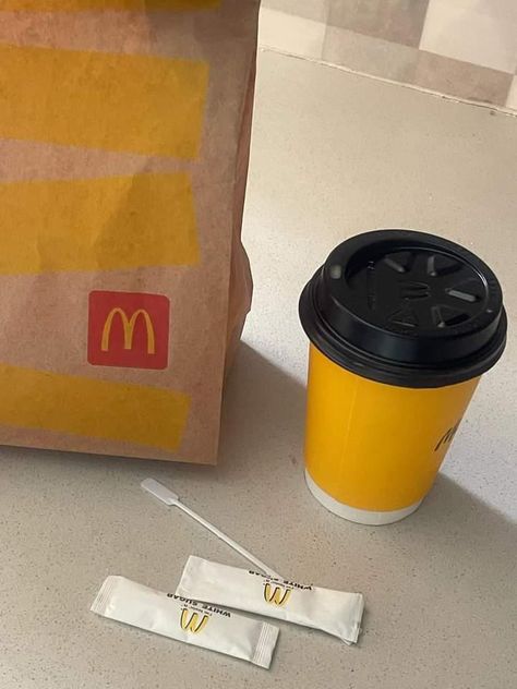 Breakfast Mcdonalds, Uk Breakfast, Mcdonald's Breakfast, Mcdonald's Aesthetic, Mcdonalds Breakfast, Aesthetic Dream, Food Obsession, Book Aesthetic, Dream Life