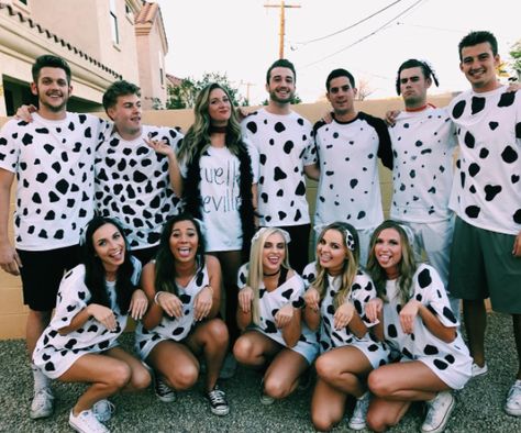 Diy Dalmation Costume Women, Adult Dalmation Costume Diy, Dalmations Costume, 101 Dalmations Costume, Carnaval Inspo, Dalmation Costume, Life Themes, Dalmatian Party, Cruella Deville Costume