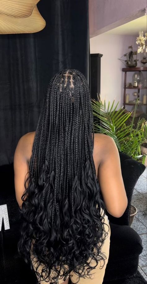 Baddie Stuff, Cabello Afro Natural, Styled Hair, French Curl, Big Box Braids Hairstyles, Prom Inspo, Hairstyle Idea, Goddess Braids Hairstyles, Box Braids Hairstyles For Black Women