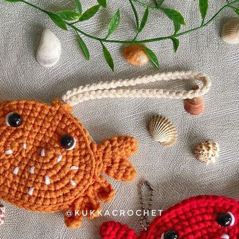 Putri 🌸 on Instagram: "Crochet Crab Pouch 🦀  hi everyone, mr. crabby is here!! full tutorial is available on my channel (Kukkacrochet by Putri or link in bio) happy crocheting! 🥰🫶🏻  #crochet #crochetshell #crochetwhale #crochetcrab #crochetbagcharm #crochetpouch #crochettutorial #crochetaddict #kukkacrochet #crochetofinstagram #crochetlove #crochetgift #crochetideas #crochetcute #crocheting #crochetpattern #crocheted" Crochet Fish Bag, Crochet Crab, Crochet Shark, Bath Items, Crochet Whale, Bio Happy, Crochet Fish, Bears Nails, Crochet Decor