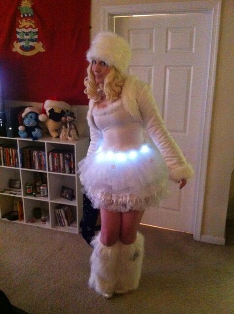 Snowflake Outfit Women, Santa Crawl Outfits, Snowflake Costume For Women, Snowflake Outfit, Snowflake Costume, Snow Queen Costume, Christmas Fiesta, Parade Outfit, Christmas Party Costume