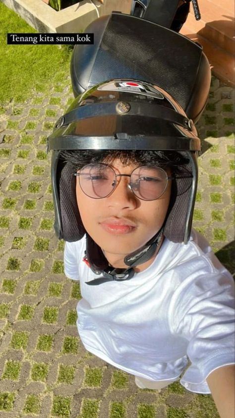 Nizar Abduh Zahir, Mas Nizar, Preset Polar, Riding Helmets, Instagram Story, On Instagram, Quick Saves, Instagram