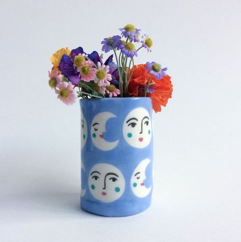 Vase Tattoo, Filler Ideas, Diy Pottery Painting, Vase Ceramic, Keramik Design, Diy Pottery, Ceramics Pottery Art, Stoneware Vase, Arte Inspo