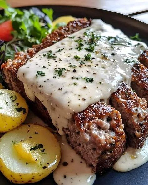 Mushroom Soup Gravy, Creamy Mushroom Gravy, Ground Beef Meatloaf, Beef Meatloaf, Gravy Ingredients, Creamy Mushroom Soup, Mama Recipe, Cream Of Mushroom Soup, Cream Of Mushroom