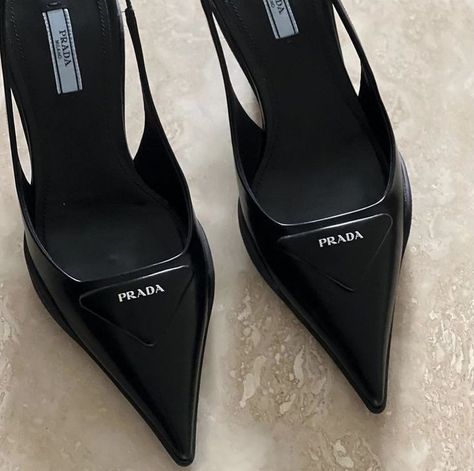 Juliette Ferrars, Prada Heels, Prada Shoes Heels, Baby Fashionista, Pointy Heels, Shoes Prada, Fresh Shoes, Shoe Inspo, Prada Shoes