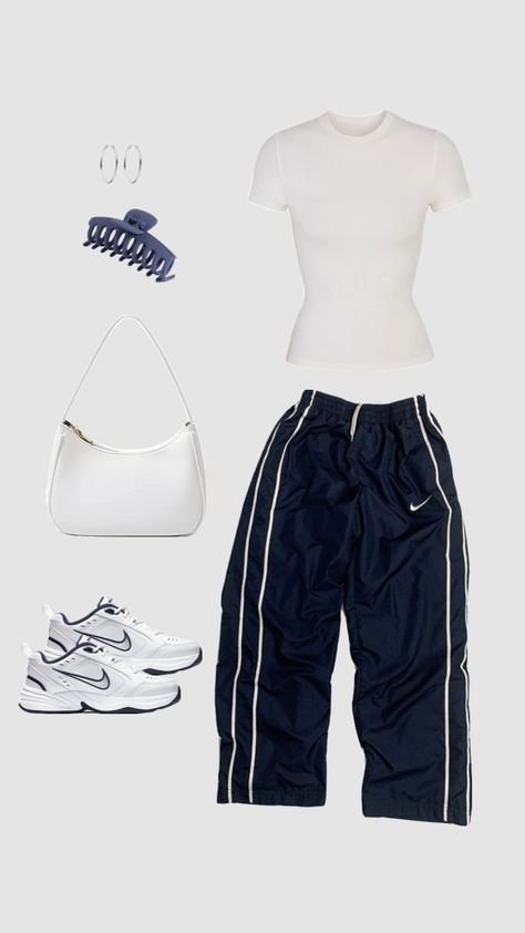 #sporty #outfitinspo #outfit #cool #nike #vibes #simple Sporty Girl Outfits, Nike Girl Outfits, Outfit Cool, Sporty Outfit, Sporty Girl, Sporty Aesthetic, Daily Outfit Inspiration, Casual School Outfits, Clothes Pictures