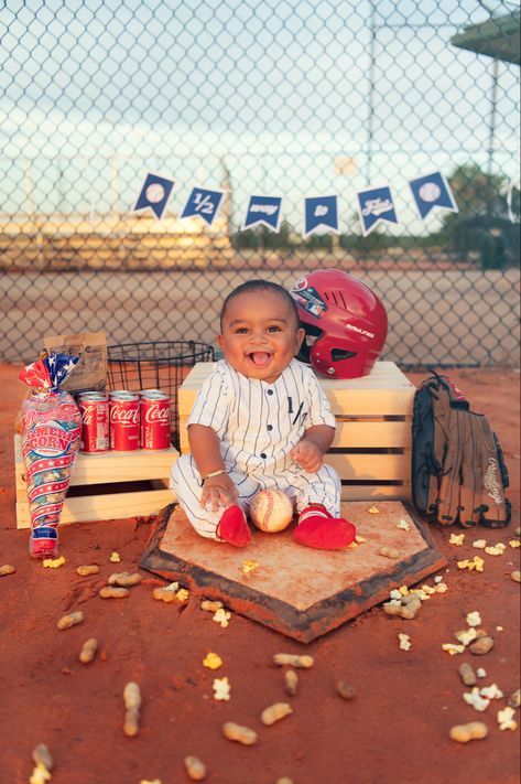 Halfway To First Baseball Birthday, Halfway To One Photoshoot, Baseball Photoshoot, Halfway To One, One Photoshoot, 6 Month Photos, Month Photos, Monthly Baby Photos, Monthly Baby