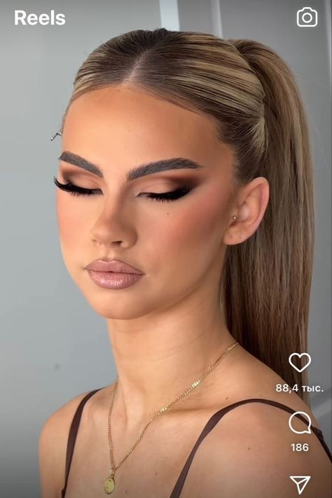 Makeup For Dark Green Outfit, Different Skin Types, Elegantes Makeup, Classy Makeup, Prom Eye Makeup, Prom Makeup Looks, Formal Makeup, Eye Makeup Pictures, Glam Makeup Look