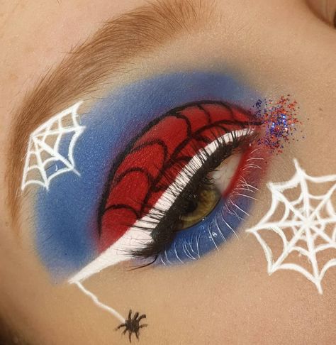 Spiderman Eyeshadow Look, Into The Spiderverse Makeup, Spider Man Eyeshadow, Spider Man Makeup Easy, Spider Man Inspired Makeup, Spiderman Eyeshadow, Spiderman Eyes Drawing, Spider Man Makeup Women, Spiderman Makeup Woman