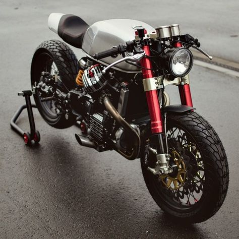 Cb 450 Cafe Racer, Hypermotard Ducati, Cb 750 Cafe Racer, Estilo Cafe Racer, Cx500 Cafe Racer, Sepeda Retro, Xjr 1300, Soichiro Honda, Retro Bikes