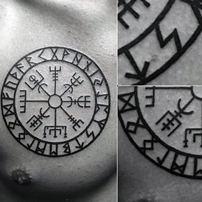 Mens Circular Viking Compass Upper Chest Tattoo Vintage Compass Tattoo, Runes Tattoo, Viking Compass Tattoo, Simple Compass Tattoo, Compass Tattoo Men, Simbolos Tattoo, Tattoo Placements, Compass Tattoo Design, Rune Tattoo