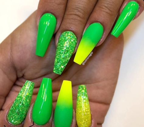 Lime Green Yellow Nails, Neon Green Nails Design Short, Green Yellow Ombre Nails, Lime Green And Yellow Nails, Neon Green And Yellow Nails, Bright Coloured Nails, Neon Ombre Nails Bright Colors, Green Neon Nails Design, Green And Yellow Nails Design