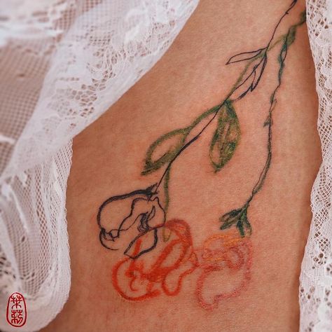 Crayon Tattoo, Nyc Tattoo, Botanical Tattoo, Tattoo Pattern, Tattoos Ideas, Get A Tattoo, Minimalist Tattoo, Thigh Tattoo, Dreamcatcher Tattoo