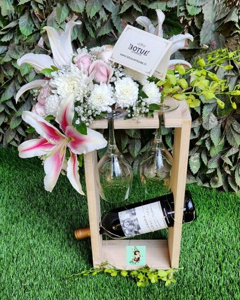 Wine Hamper Diy Gift Ideas, Wine Hamper Ideas, Wine Bottle Packing Ideas, Classy Packaging, Diwali Edit, Hamper Diy, Hampers Idea, Vodka Packaging, Corporate Gift Baskets