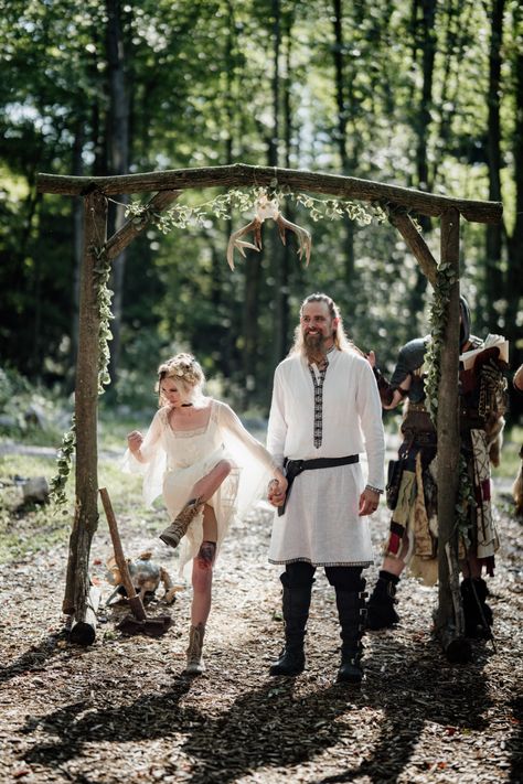 bride and groom wedding portraits Mens Pagan Wedding Attire, Viking Wedding Arch, Viking Wedding Ideas Dresses, Mens Viking Wedding Attire, Viking Wedding Decor, Barn Door Wedding, Wisconsin Wedding Venues, Viking Clothes, Nordic Wedding