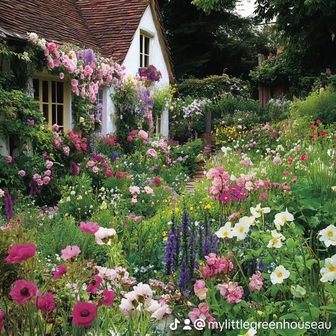 Gardens to Inspire you 🥰 . . . #cottagecorecommunity #cottagestyle #cottagegarden #cottagecoreaesthetic #englishgardenstyle #englishgardens Garden Core Aesthetic, Garden Core, Cottage Core Garden, English Garden Style, Cottagecore Garden, Houston Houses, Backyard Dreams, Cottage Core Aesthetic, Summer Cottage