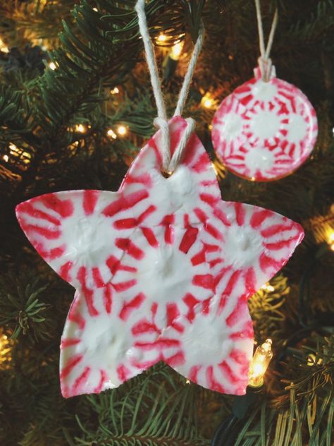 Peppermint Candy Christmas Ornaments Candy Christmas Ornaments, Peppermint Candy Ornaments, Peppermint Ornament, Easy Christmas Ornaments, Candy Ornaments, Candy Christmas, Easy Christmas Diy, Christmas Ornaments Homemade, Peppermint Candy