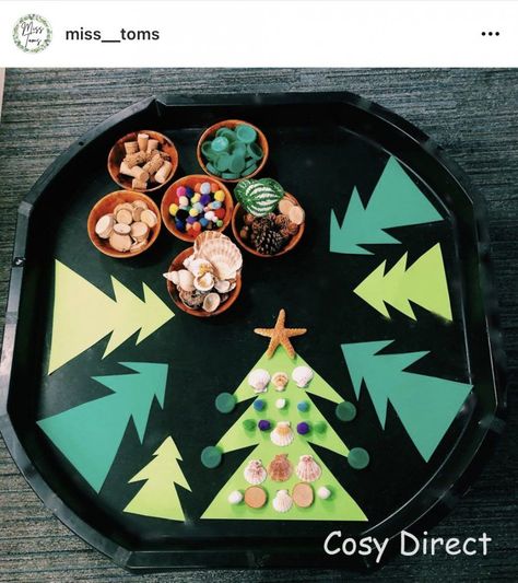 Christmas Tuff Tray Ideas, Tuff Tray Ideas Toddlers, Preschool Christmas Activities, Tuff Spot, Eyfs Activities, Nursery Activities, Christmas Tray, Black Tray, Tuff Tray