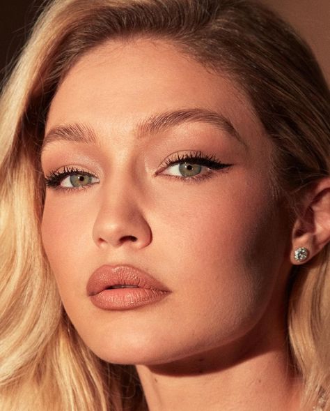 Gigi Hadid Eyebrows, Gigi Hadid Makeup Natural, Austin Butler Kaia Gerber, Gigi Hadid Eyes, Gigi Hadid Victoria Secret, Gigi Hadid Makeup, Gigi Hadid Kendall Jenner, Kyle Jenner, Zara Larsson