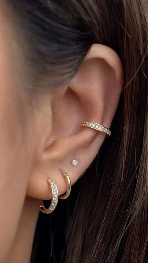 Dainty Piercings Ears Minimalist Jewelry, Ear Piercings Inspiration Simple, Ear Piercings For Women Over 50, Minimal Ear Piercing Ideas, Mismatched Ear Piercings, Triple Earlobe Piercing Ideas, Pretty Ear Piercings Simple, Ears Pierced Ideas, Four Ear Piercings