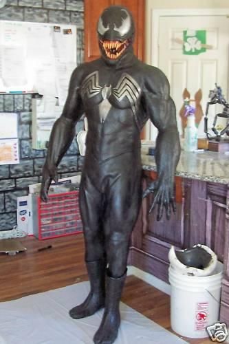 Venom cosplay Venom Cosplay, Venom Costume, Compression Shirts, Epic Cosplay, Cool Cosplay, Marvel Cosplay, Awesome Cosplay, Male Cosplay, Spiderman Comic