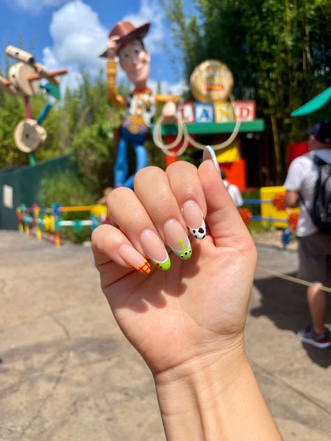 Disney Nail Ideas, Simple Disney Nails, Disney World Nails, Toy Story Nails, Disney Themed Nails, Disney Princess Nails, Disneyland Nails, Disney Nail Designs, Disney Inspired Nails