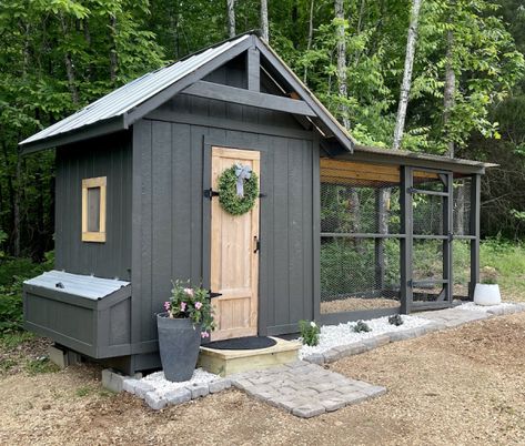 Chicken Coup, Coop Design, Chicken Coop Designs, Outdoor Buildings, Coop Plans, Future Farms, Building A Chicken Coop, Chicken Coop Plans, Backyard Chicken Coops