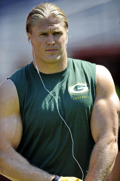 The Hottest NFL Players in the League | TV Guide Aron Rodgers, Football Ideas, Pitch Perfect 2, Clay Matthews, Family Forever, Rugby Men, Packers Football, American Football Players, Football Memes