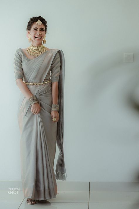 Wedding Saree Styles, Wedding Party Look In Saree, Lengha Look For Wedding, Malayali Wedding Saree, Aesthetic Saree Look For Wedding, Saree Look Traditional Wedding, Engagement Saree Engagement Saree Indian, Trending Sarees Indian Weddings, Saree Outfit For Wedding