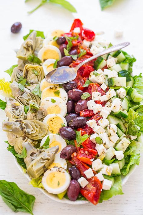 Mediterranean Cobb Salad - An EASY, HEALTHY, Mediterranean twist on classic Cobb salad that's ready in 10 minutes!! Artichokes, olives, peppers, cucumbers, feta, and more! The vinaigrette is light yet flavorful and DELISH!! Mediterranean Salad Recipe, Classic Cobb Salad, Cobb Salad Recipe, Easiest Recipes, Diet Dinner Recipes, Averie Cooks, Salad Easy, Artichoke Recipes, Mediterranean Salad