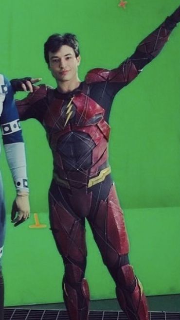 Ezra Miller Flash, White Lantern Corps, Impulse Dc, Flash Costume, Flash Dc Comics, Ezra Miller, The Flash Grant Gustin, Marvel And Dc Characters, Black Panther Art