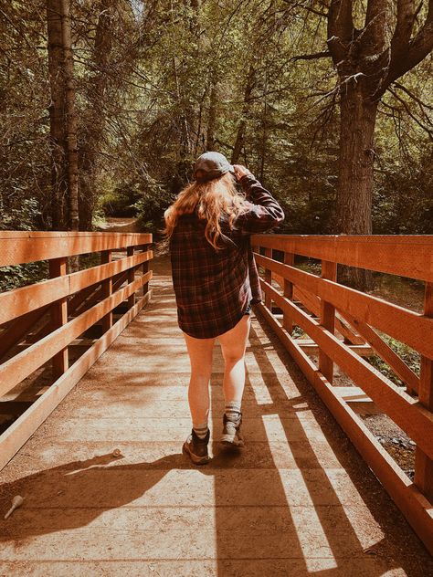 hike aesthetic granola outdoors outdoorsy outfit trees photo flannel vsco Flannel Aesthetic Girl, Outdoorsy Outfit, Flannel Aesthetic, Hike Aesthetic, Hiking Girl, Trees Photo, Girls Flannel, Hiking Aesthetic, Granola Girl