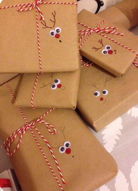 Wrapping Ideas Funny, Reindeer Christmas Gift, Colorful Gift Wrapping, Creative Gift Wraps, Reindeer Gifts, Creative Christmas Gifts, Gift Wrapping Ideas, Funny Christmas Gifts, Christmas Packaging