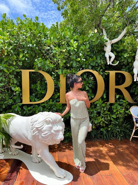 cafe dior, cafe, brunch, cafe aesthetic, cafe food, cafe door miami, miami aesthetic, brunch ideas, brunch, brunch food ideas, summer inspo, food photography, foodie, vacation, south beach, miami design district, miami design district aesthetic, coffee, coffee table, coffee aesthetic, coffee shop aesthetic, breakfast, breakfast ideas, travel destination, miami travel, things to do in miami, miami outfits, summer outfits, vacation outfits Miami Outfits Summer, Aesthetic Cafe Food, Brunch Food Ideas, Dior Cafe, Summer Outfits Vacation, Miami Beach Restaurants, Design District Miami, Miami Art District, Aesthetic Brunch