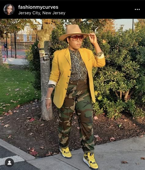 Plus Size Camouflage Outfits, Juxtaposition Fashion Style, Women Camo Outfits, Army Fatigue Pants Outfit, Fall Camouflage Cargo Jeans, Women Urban Fashion, Spring Military Style Camouflage Bottoms, Military Camouflage Utility Jacket For Fall, Spring Camouflage Full-length Cargo Pants