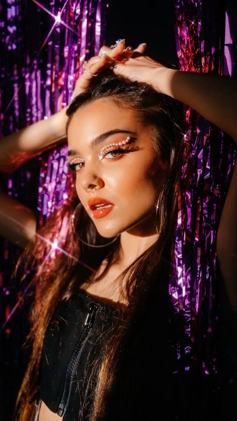 Derrick Freske on Instagram: “fun photoshoot idea you can do at home with these metallic fringe curtains that cost me less than $10!  - #photoshootideas #photohacks…” Happy Birthday Portrait, Rats Aesthetic, Glitter Photoshoot, Euphoria Theme, New Year Photoshoot, Fringe Curtains, Debut Photoshoot, Party Photoshoot, 27th Birthday