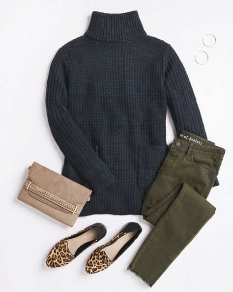 Turtleneck Outfits, Turtleneck Outfit, Outfits To Wear, 60 Fashion, Mode Casual, Looks Street Style, Weekend Style, Green Pants, Casual Work Outfits